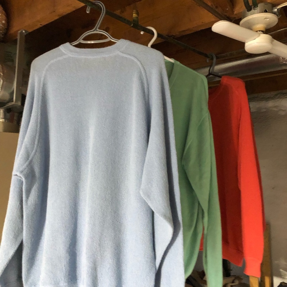 Lina Sweaters high end luxury.Men’s sweaters retail for for a lot.Not here.😀